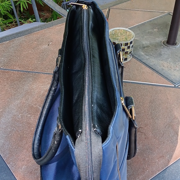 KENNETH COLE TRAVEL BRIEFCASE - Picture 13 of 14